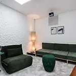 Daire X#prestige#arcdetriomphe#champselysees#2bedrooms#ac