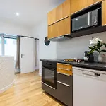 Daire X#prestige#arcdetriomphe#champselysees#2bedrooms#ac Paris
