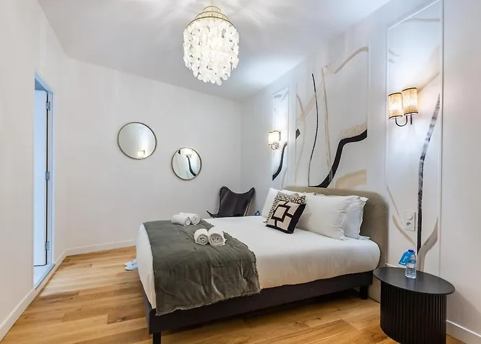 X#prestige#arcdetriomphe#champselysees#2bedrooms#ac 아파트 파리